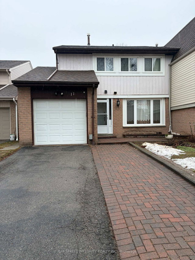 11 Roughfield Crescent