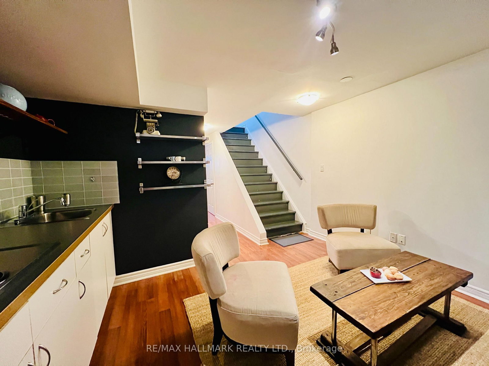 38 Norwood Terrace, Unit Lower - Photo 5