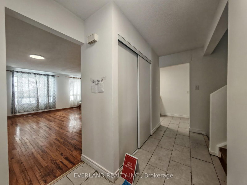 18 Camberley Crt, Toronto, M1B 2S6 | Image 3