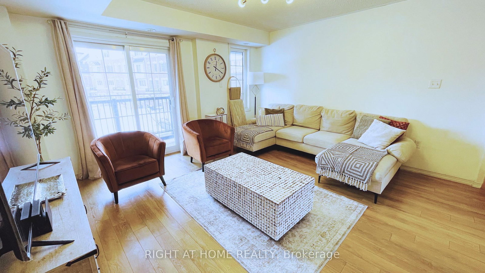 Townhouse for sale at 2372 Chevron Prince Path, Oshawa, Ontario, L1L 0K9 - Windfields - MLS: E12885524