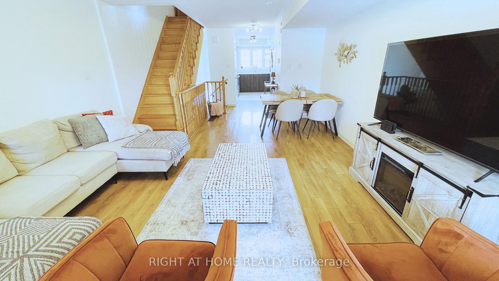 Townhouse for sale at 2372 Chevron Prince Path, Oshawa, Ontario, L1L 0K9 - Windfields - MLS: E12885524