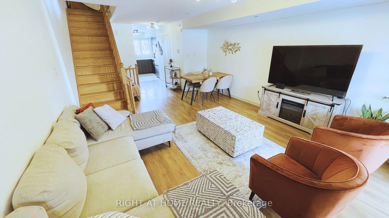 Townhouse for sale at 2372 Chevron Prince Path, Oshawa, Ontario, L1L 0K9 - Windfields - MLS: E12885524