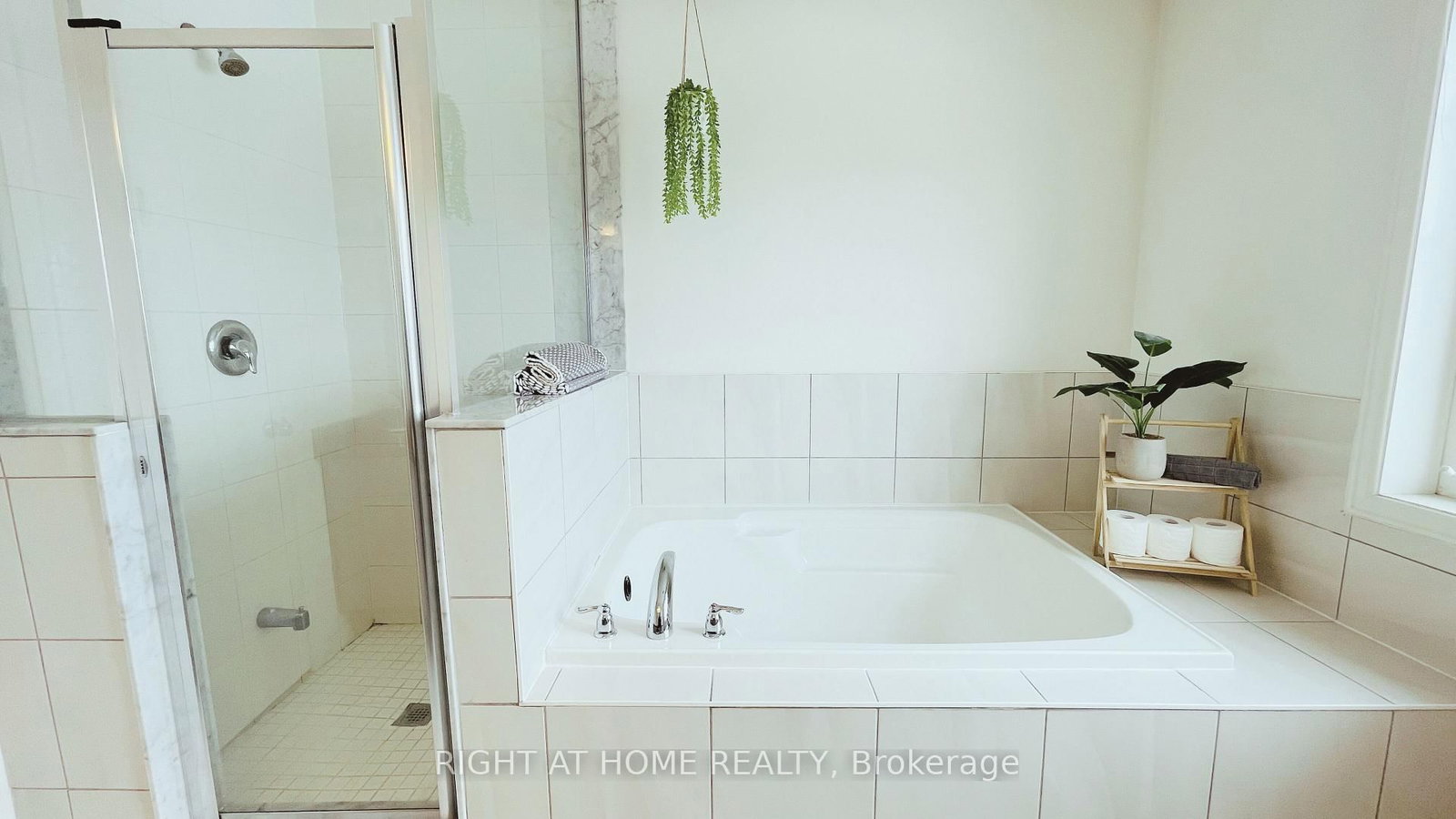 Townhouse for sale at 2372 Chevron Prince Path, Oshawa, Ontario, L1L 0K9 - Windfields - MLS: E12885524