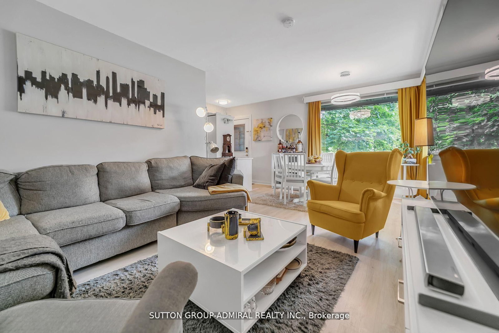 Detached House for sale at 212 St. Peter Street, Whitby, Ontario, L1N 1J3 - Downtown Whitby - MLS: E12885812