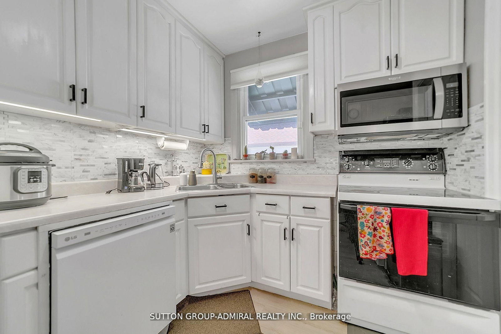 Detached House for sale at 212 St. Peter Street, Whitby, Ontario, L1N 1J3 - Downtown Whitby - MLS: E12885812