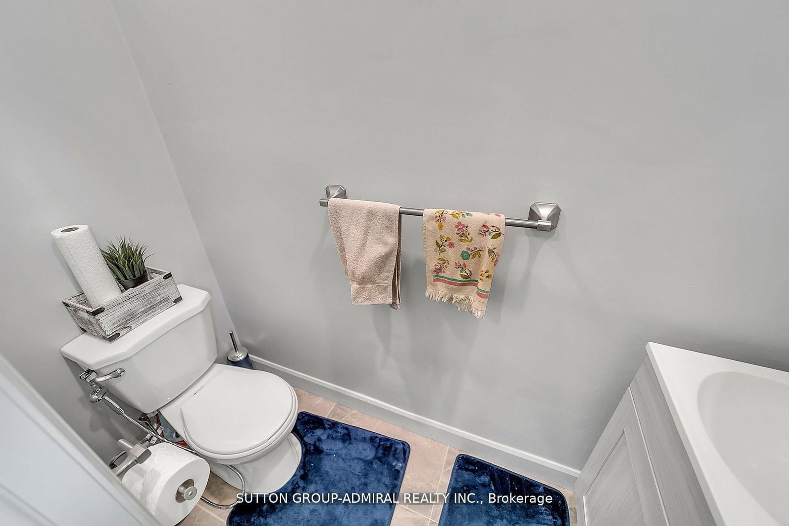 Detached House for sale at 212 St. Peter Street, Whitby, Ontario, L1N 1J3 - Downtown Whitby - MLS: E12885812