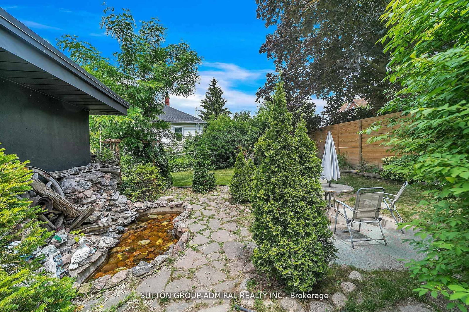 Detached House for sale at 212 St. Peter Street, Whitby, Ontario, L1N 1J3 - Downtown Whitby - MLS: E12885812