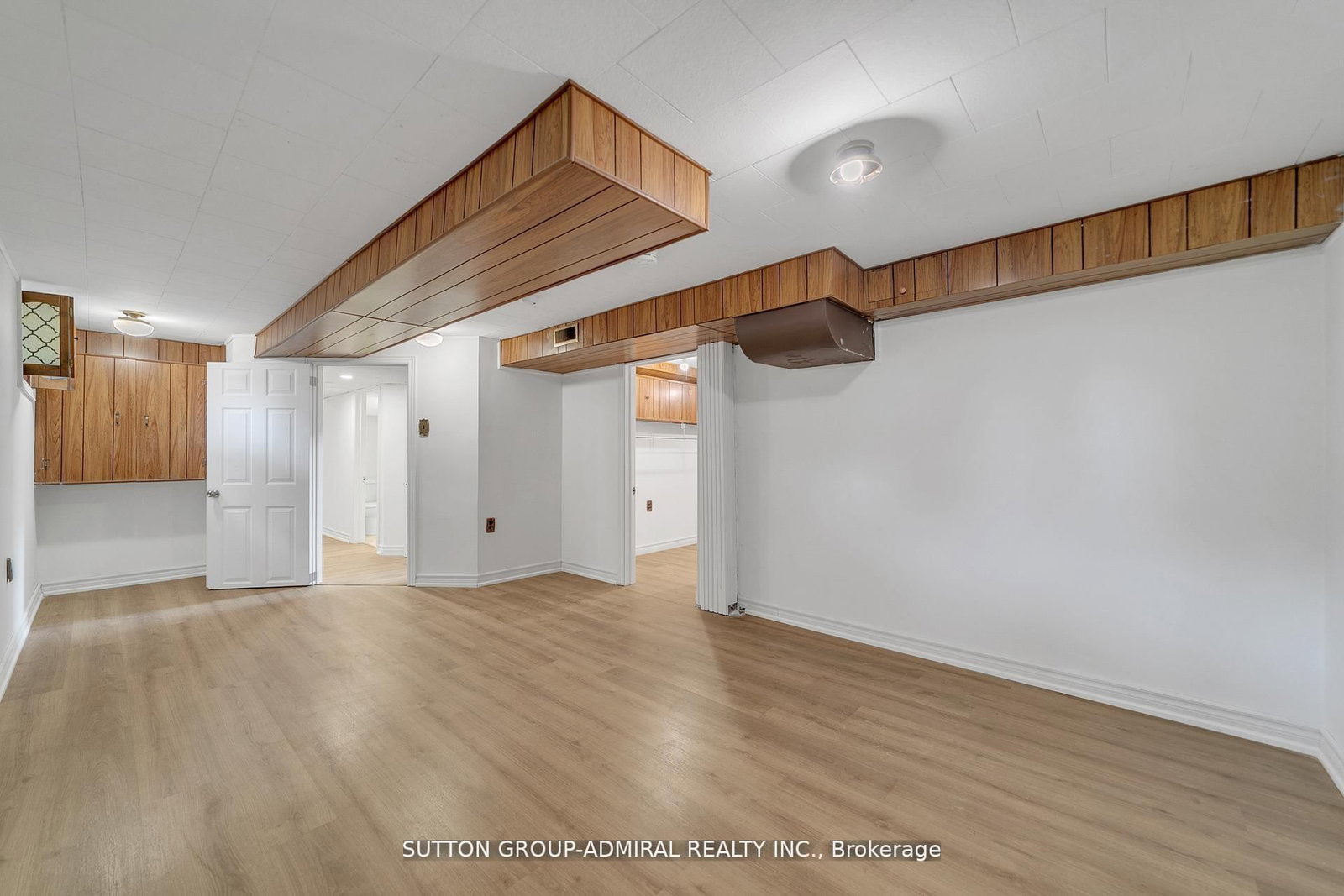 Detached House for sale at 212 St. Peter Street, Whitby, Ontario, L1N 1J3 - Downtown Whitby - MLS: E12885812