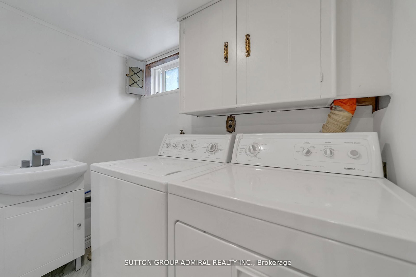 Detached House for sale at 212 St. Peter Street, Whitby, Ontario, L1N 1J3 - Downtown Whitby - MLS: E12885812