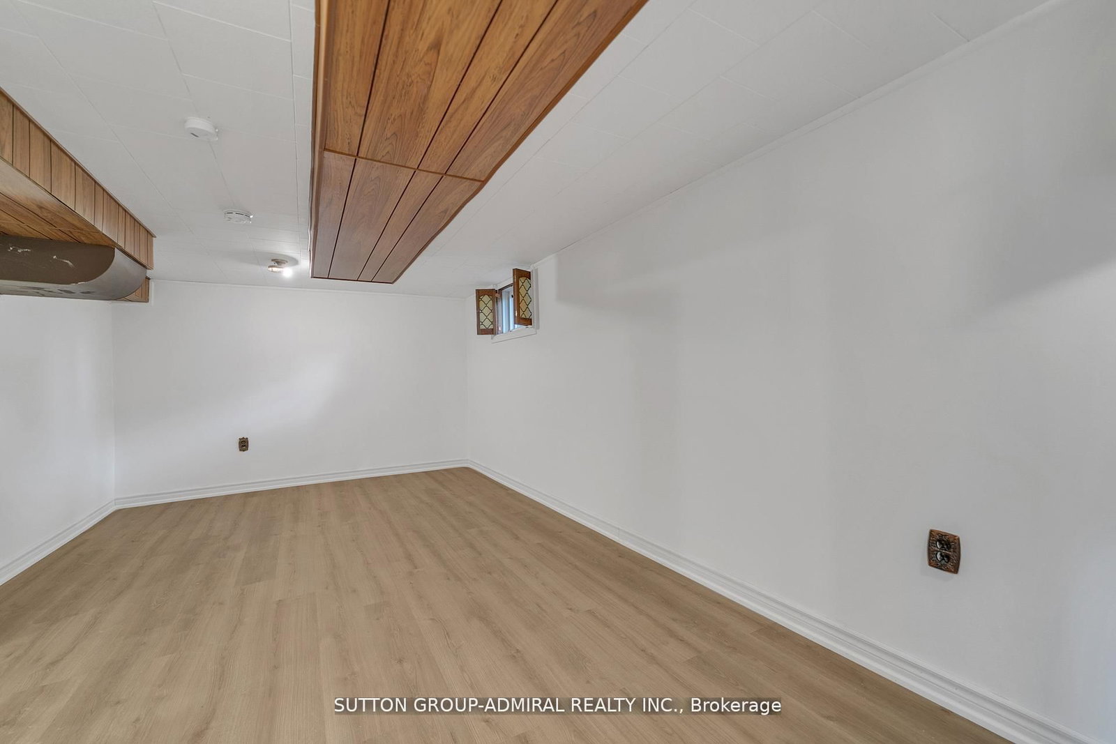 Detached House for sale at 212 St. Peter Street, Whitby, Ontario, L1N 1J3 - Downtown Whitby - MLS: E12885812