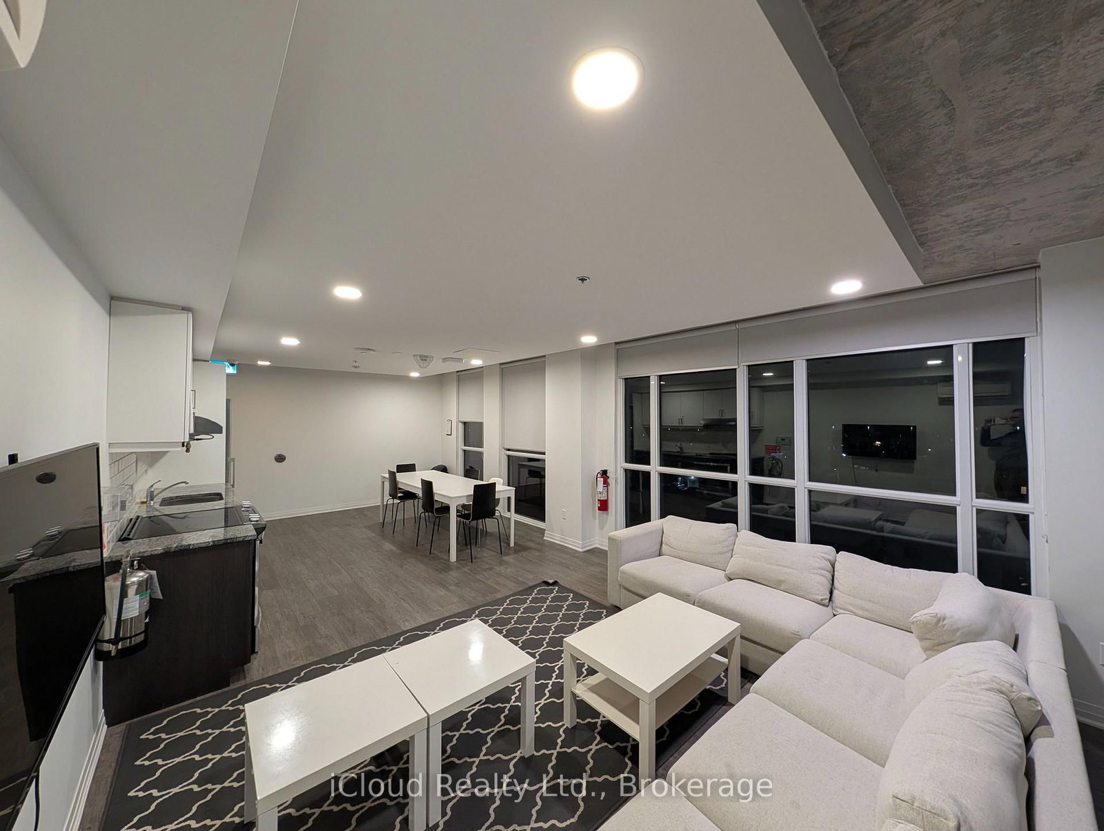 1900 Simcoe Street N, Unit 518 - Photo 12