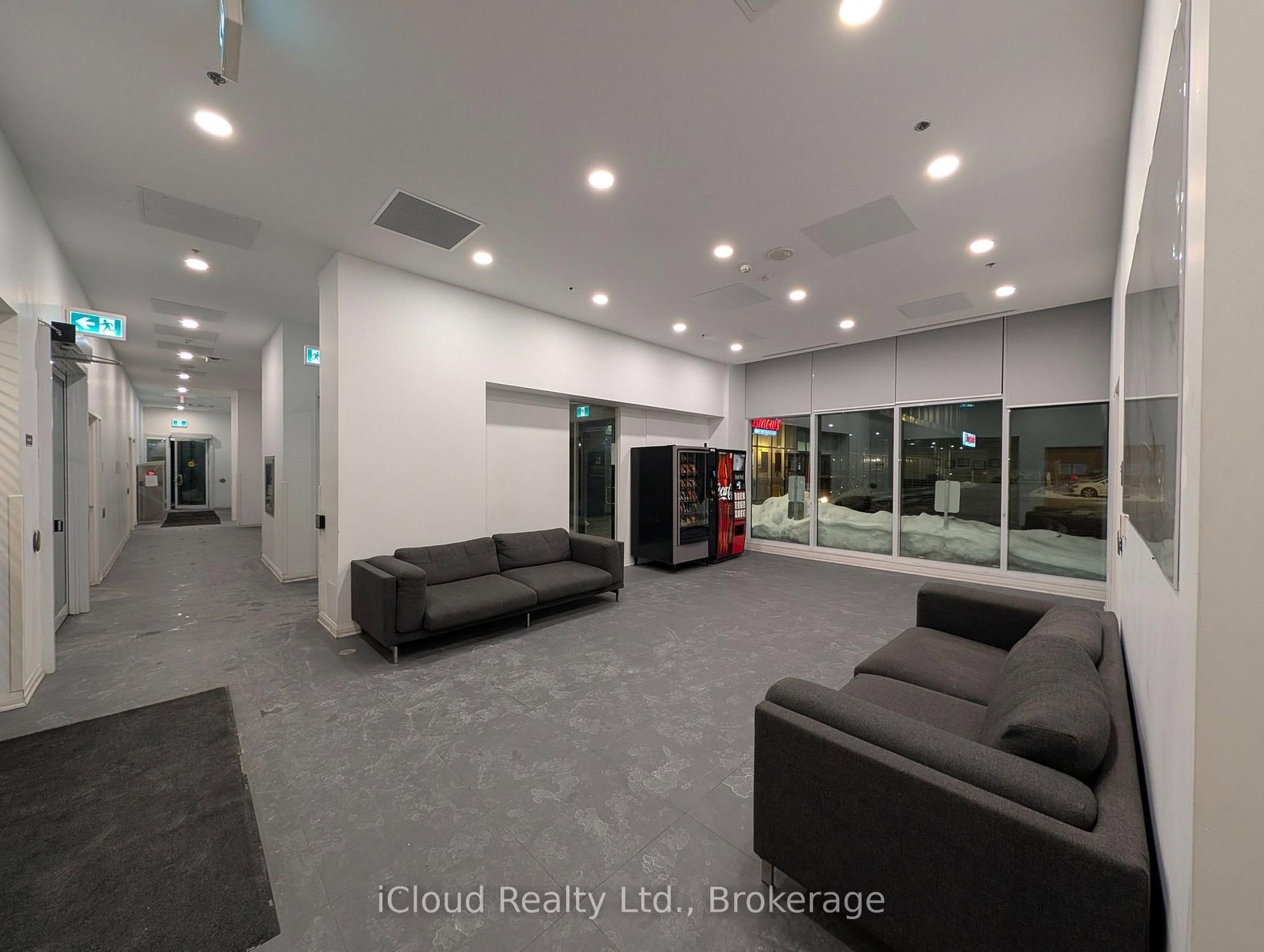 1900 Simcoe Street N, Unit 518 - Photo 14