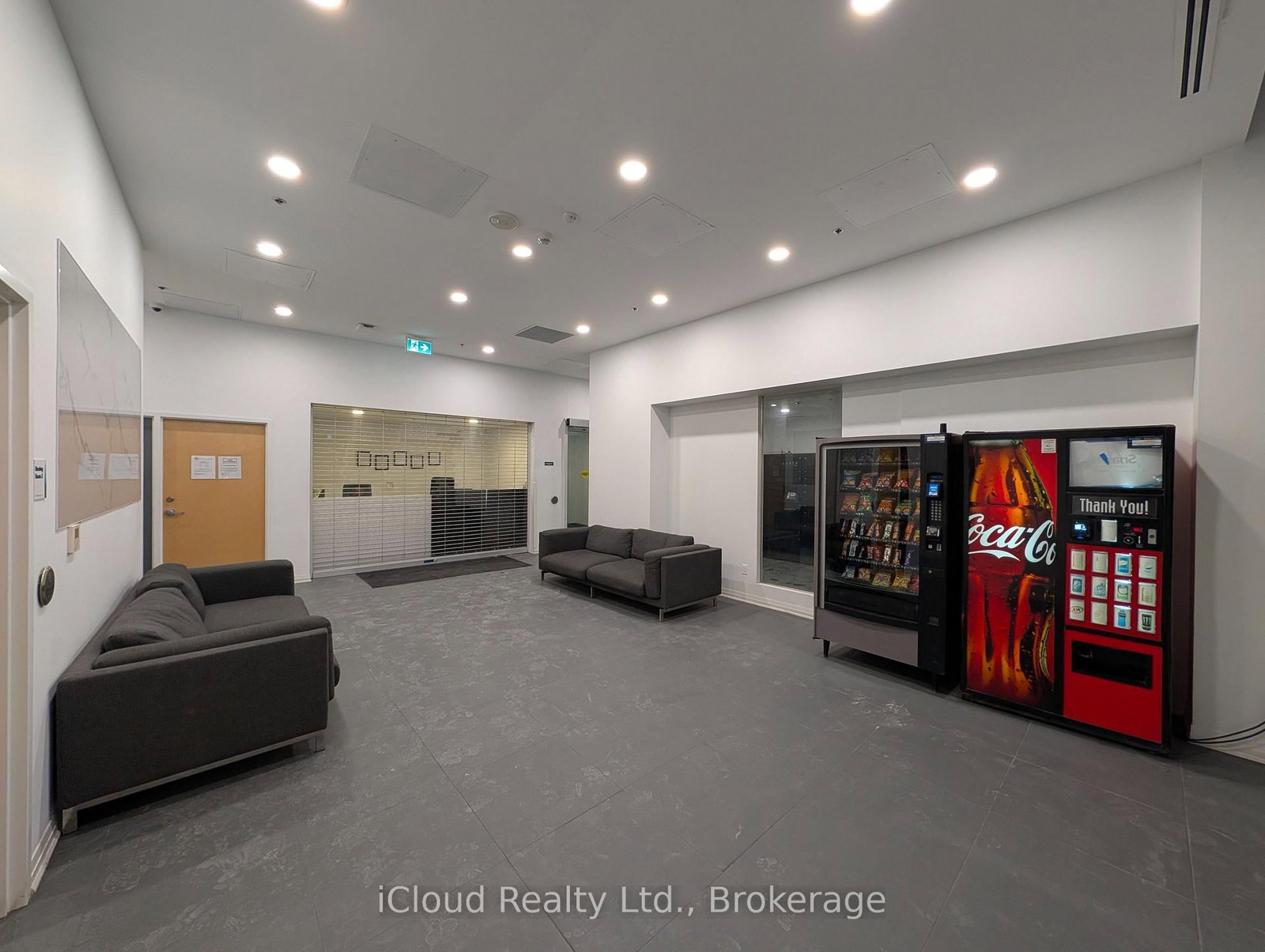 1900 Simcoe Street N, Unit 518 - Photo 15