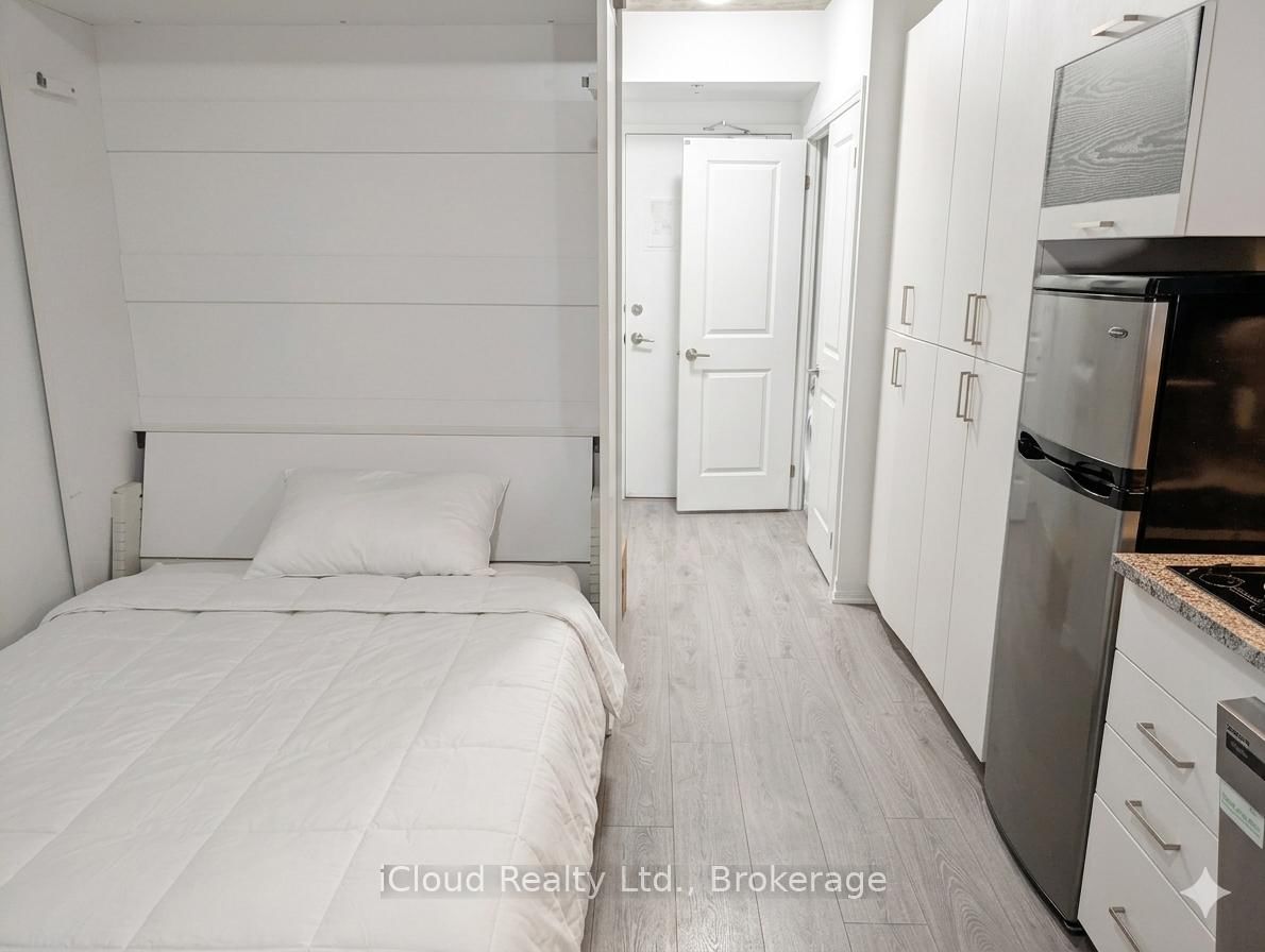 1900 Simcoe Street N, Unit 518 - Photo 2