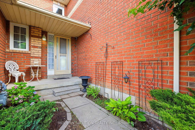 99 Creekwood Cres, Whitby, L1R 2K1 | Image 2