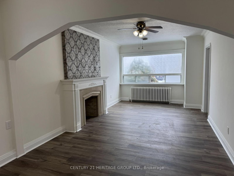 24 Hutton Ave, Toronto, M4C 3L3 | Image 2