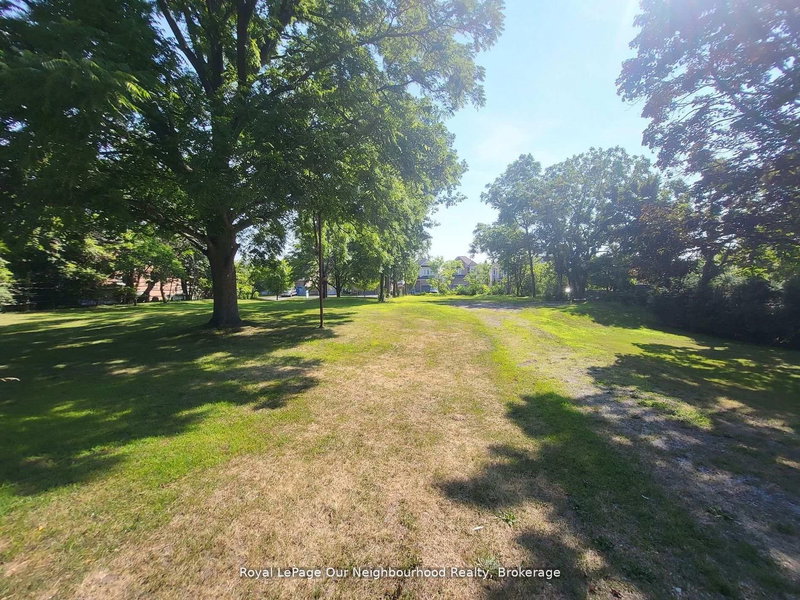 home for sale on 58 Redfern Crescent