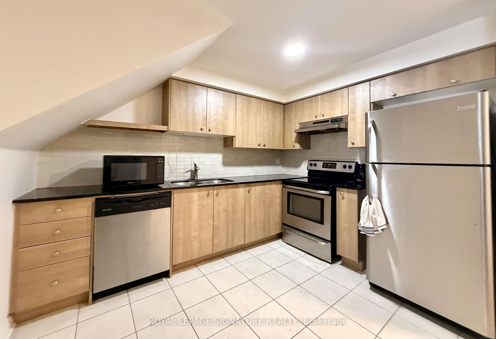 Condo for lease at 7-6063 Kingston Road, Toronto, Ontario, M7C 1K5 - Highland Creek - MLS: E12889210