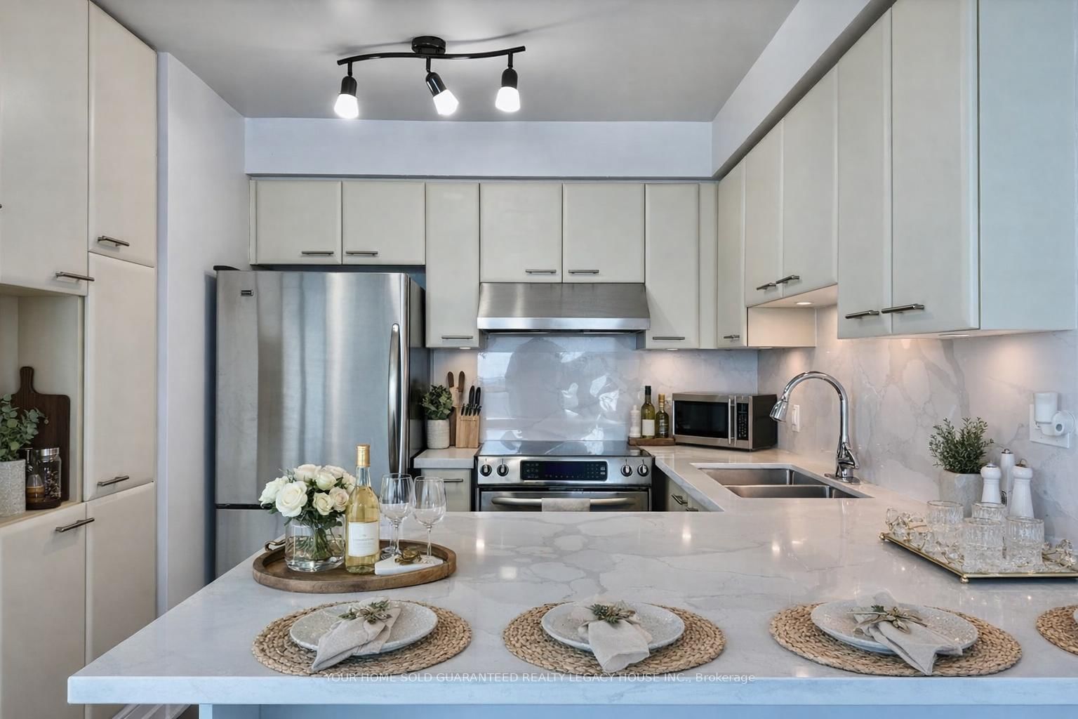 Condo for lease at 3310-36 Lee Centre Drive, Toronto, Ontario, M1H 3K2 - Woburn - MLS: E12889368