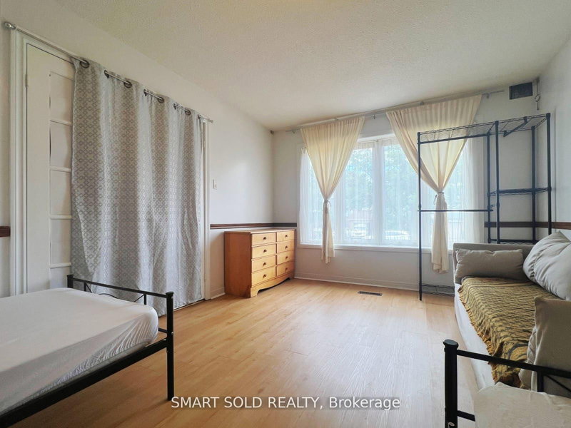 12 Blue Eagle Tr, Toronto, M1V 1V9 | Image 3