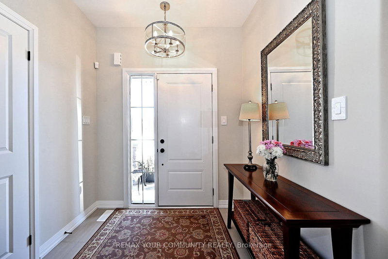 10 Holtby Crt, Scugog, L9L 0B4 | Image 3