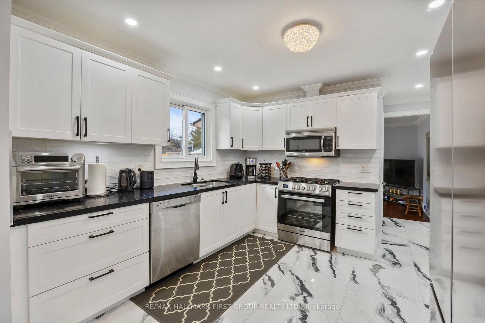 Detached House for sale at 1994 FAIRPORT Road, Pickering, Ontario, L1V 1T6 - Dunbarton - MLS: E12890598