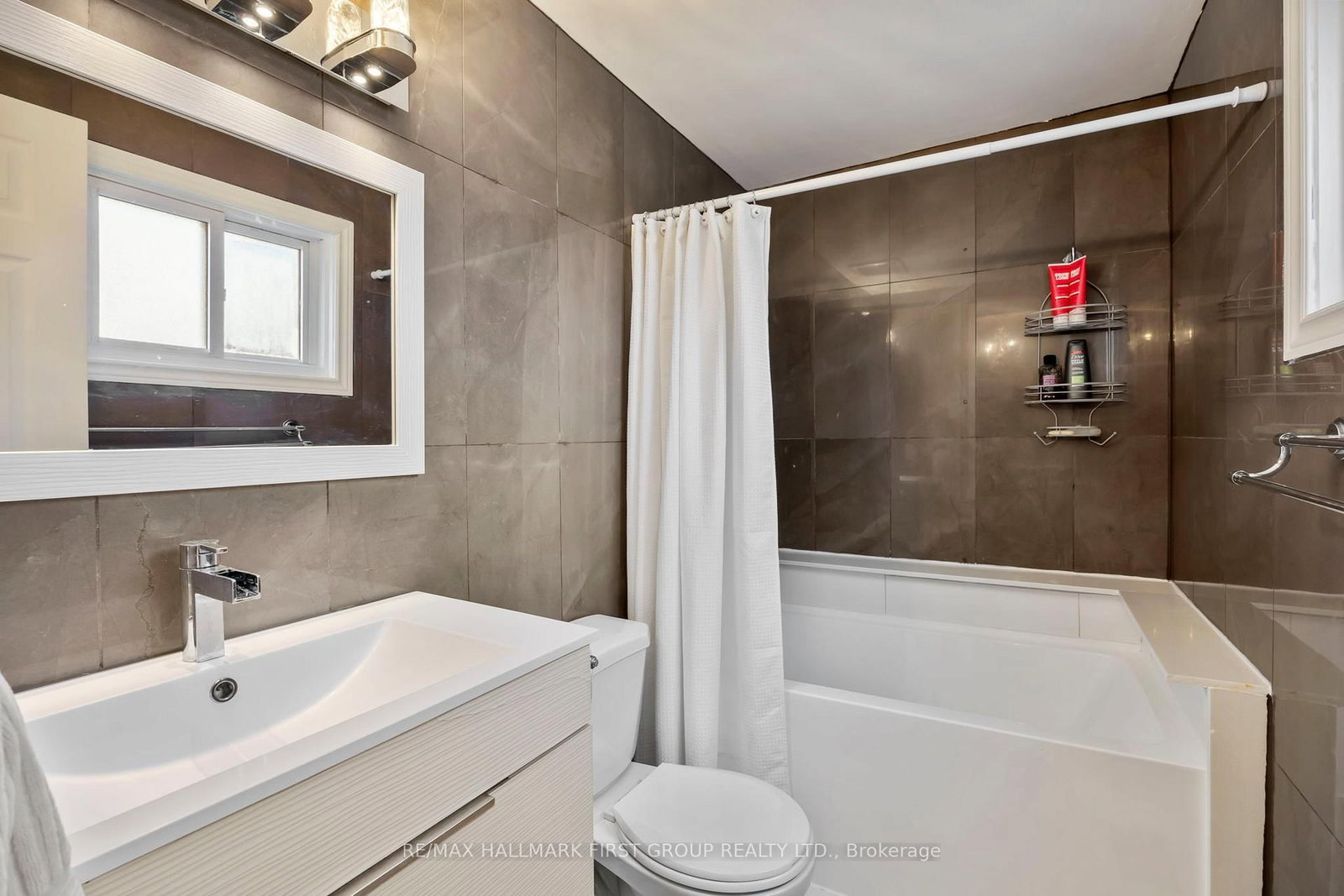 Detached House for sale at 1994 FAIRPORT Road, Pickering, Ontario, L1V 1T6 - Dunbarton - MLS: E12890598