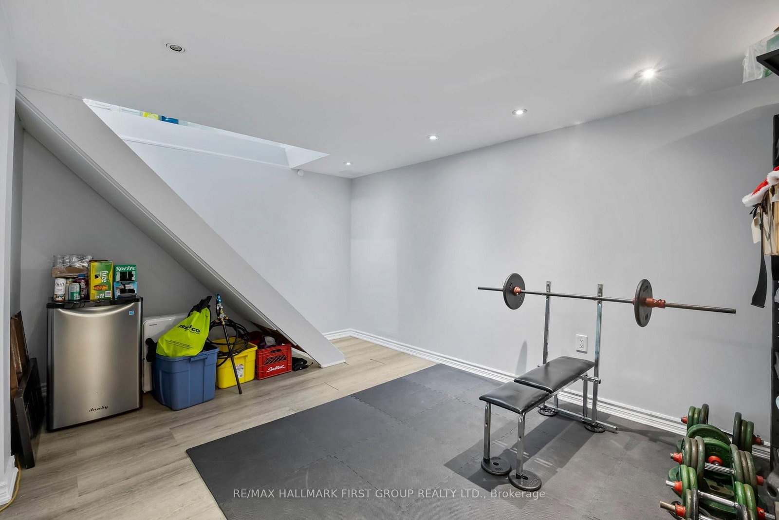 Detached House for sale at 1994 FAIRPORT Road, Pickering, Ontario, L1V 1T6 - Dunbarton - MLS: E12890598