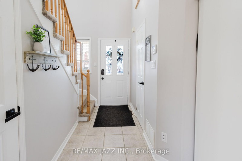 104 Calwell Dr, Scugog, L9L 1T7 | Image 2