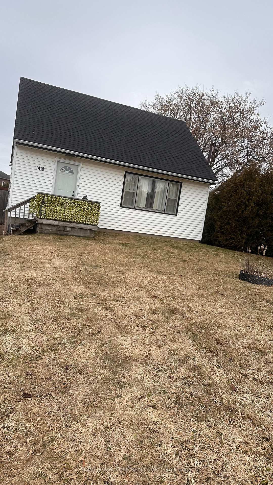 1418 Wilson Road N - Photo 2