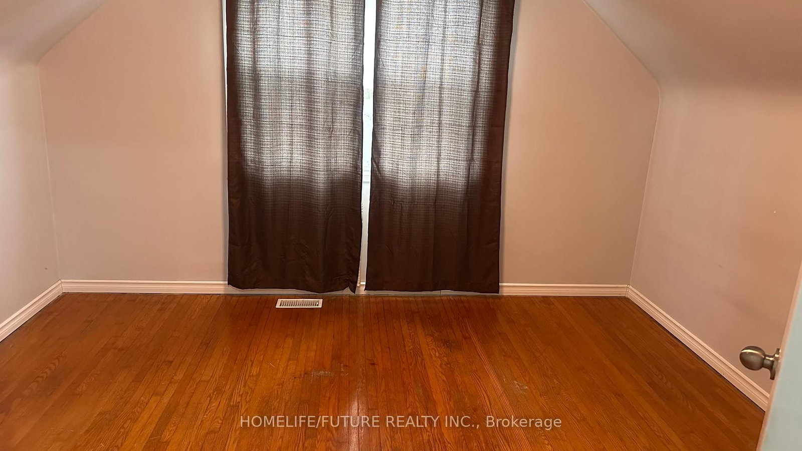 1418 Wilson Road N - Photo 9