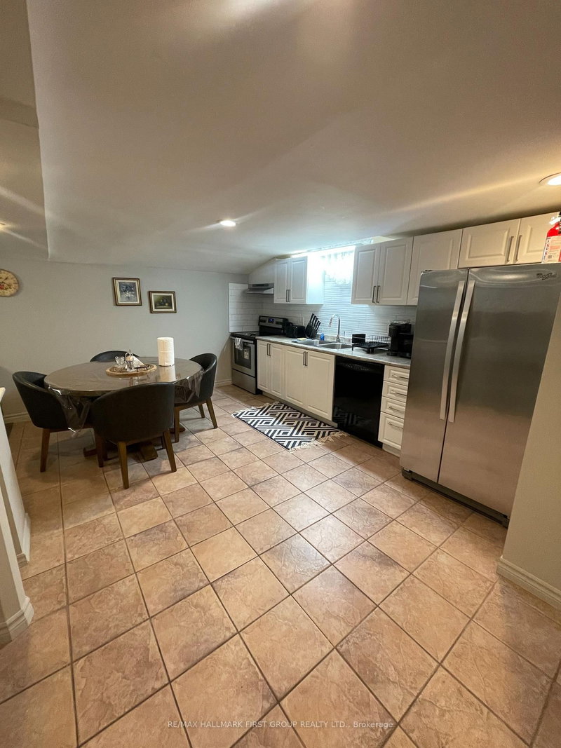 1604 Middleton St, Pickering, L1X 2L3 | Image 2