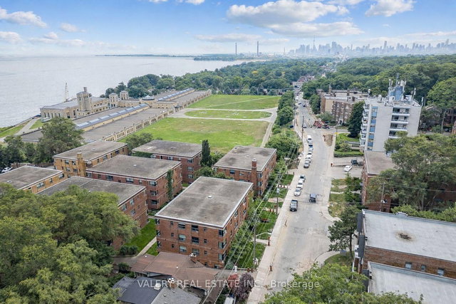 F12 - 3015 Queen Street