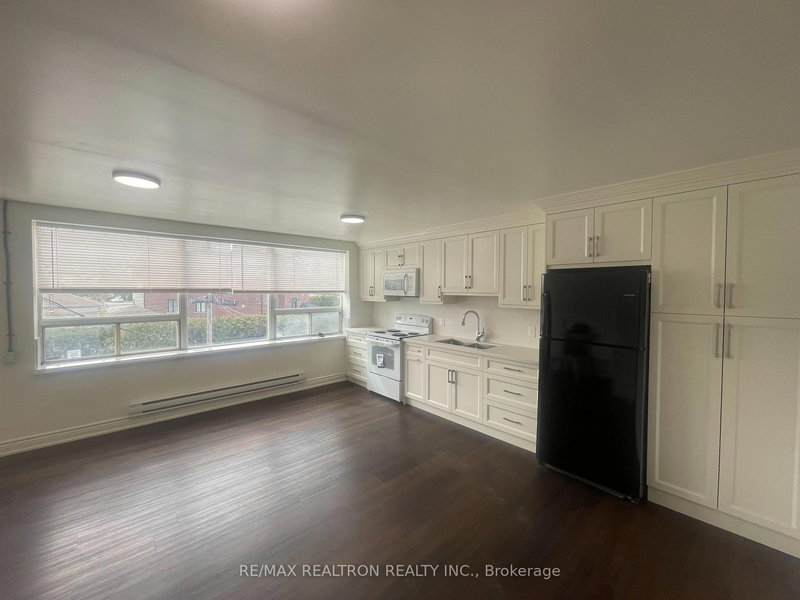 2 - 1985 Lawrence Ave E, Toronto, M1R 2Z2 | Image 2