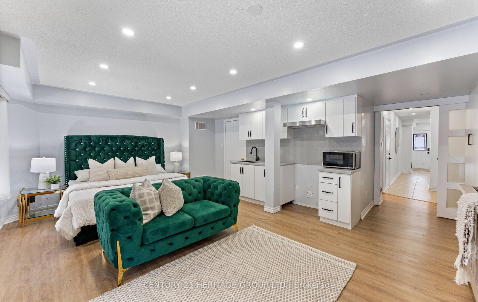 Detached House for sale at 1548 Winville Road, Pickering, Ontario, L1X 0C5 - Duffin Heights - MLS: E12893254