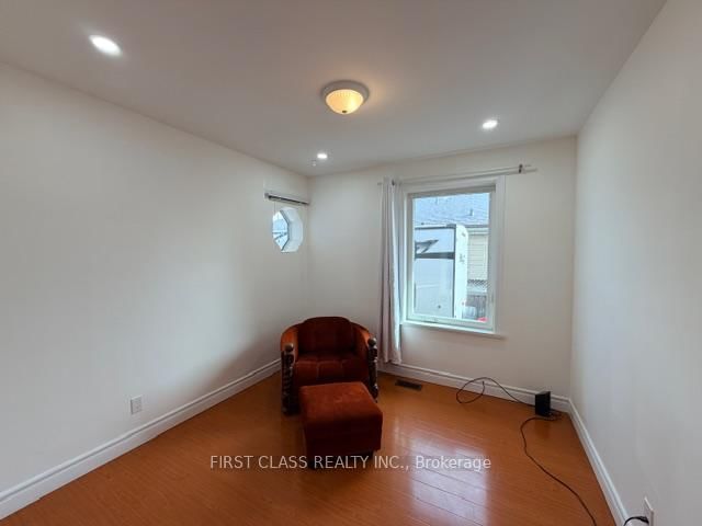 Main - 39 Lewiston Rd, Toronto, M1P 1X8 | Image 2