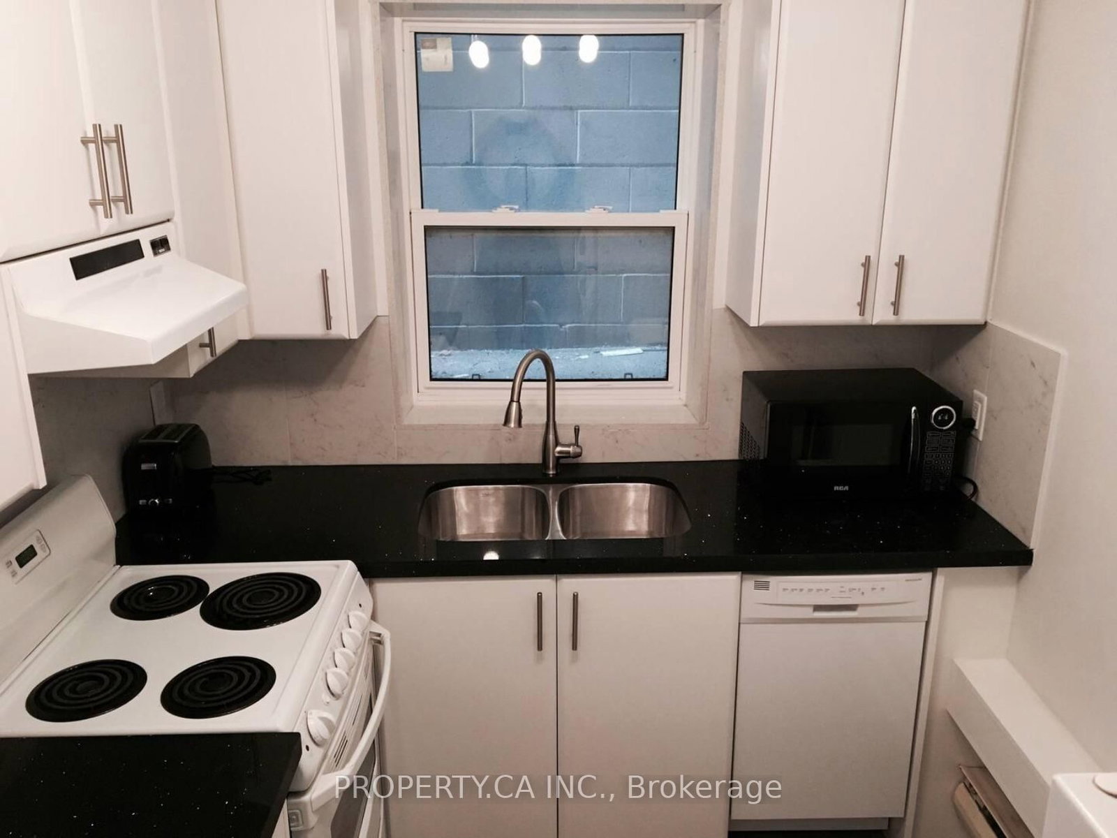 882 Broadview Avenue - Photo 7