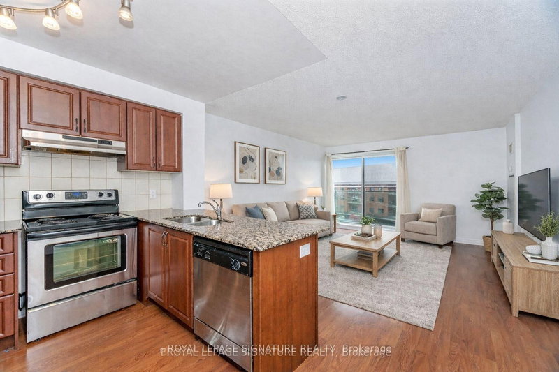 home for lease on 510-60 Fairfax Crescent