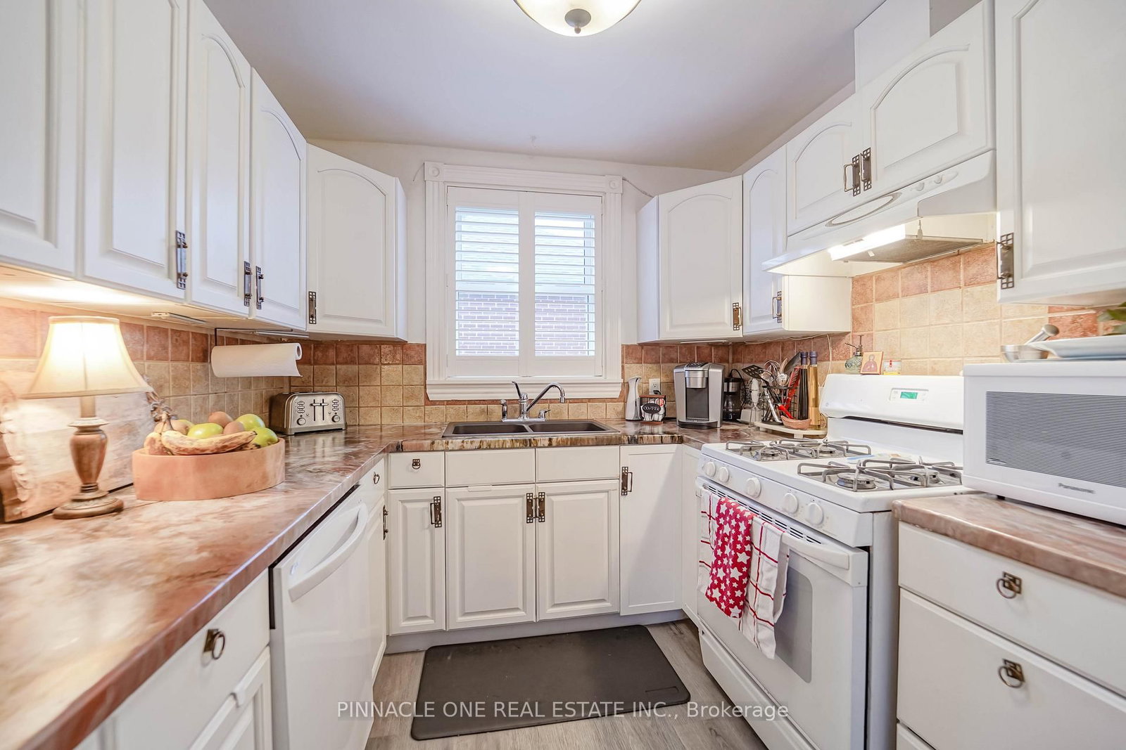 804 Byron Street S - Photo 16