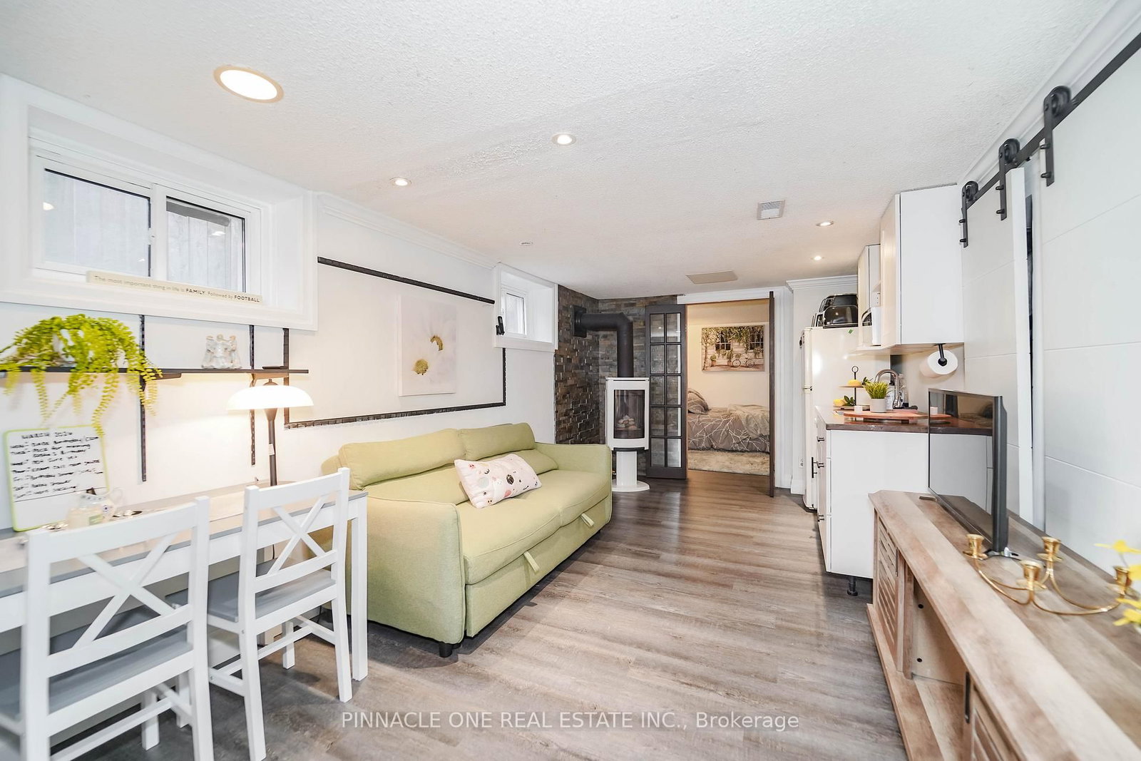 804 Byron Street S - Photo 28