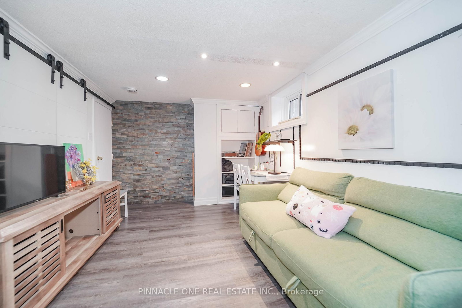 804 Byron Street S - Photo 30