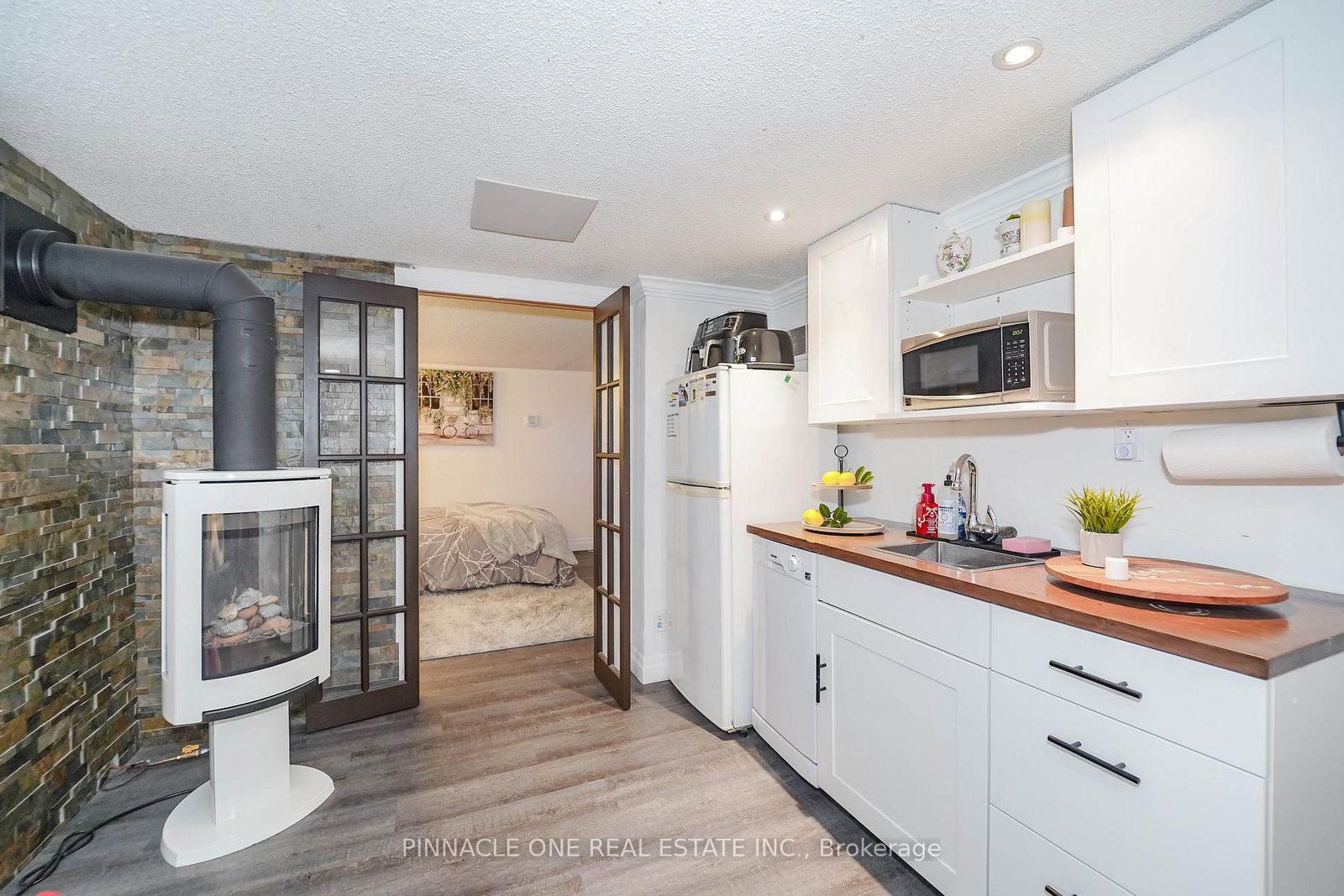 804 Byron Street S - Photo 32