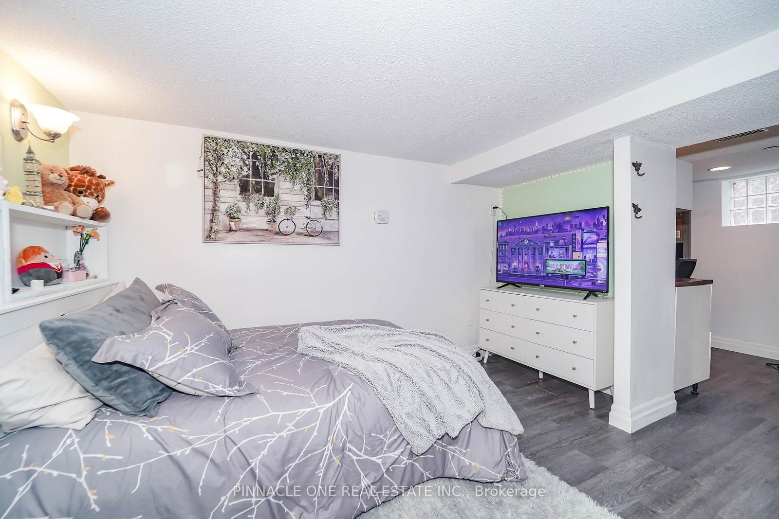 804 Byron Street S - Photo 34