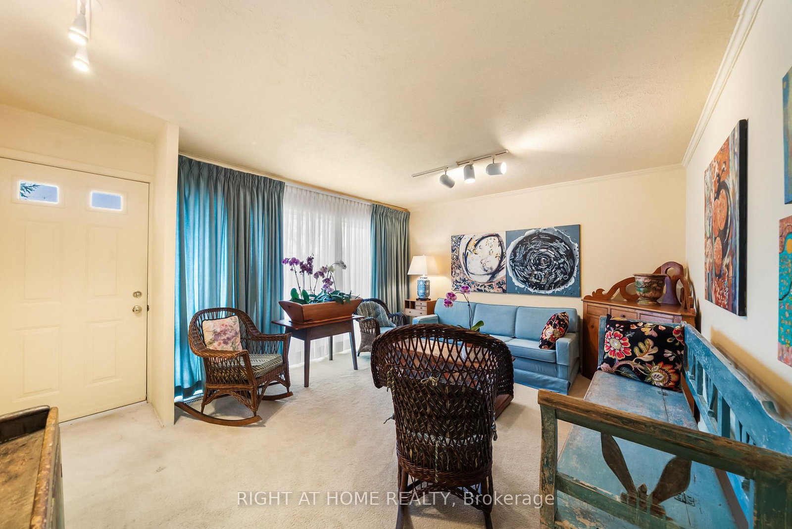 Detached House for sale at 1002 Dunlop Street, Whitby, Ontario, L1N 1T3 - Downtown Whitby - MLS: E12894560