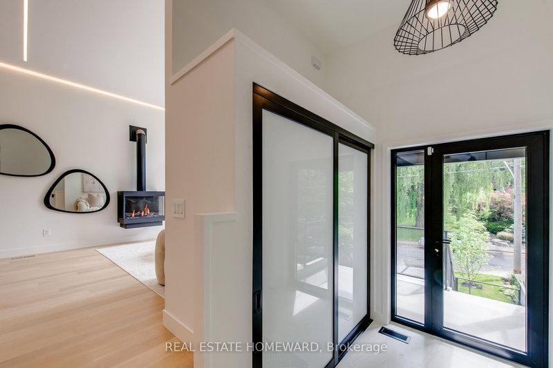 174 Kenilworth Ave, Toronto, M4L 3S6 | Image 3