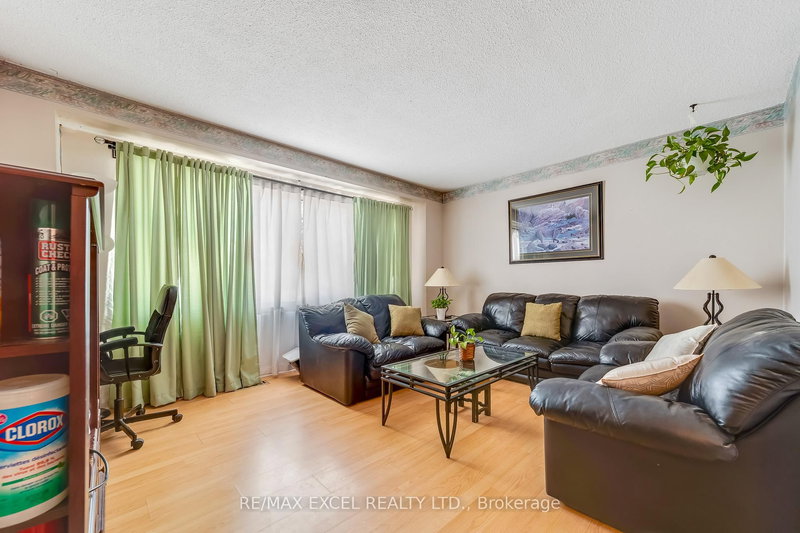93 Bradstone Sq, Toronto, M1B 1W1 | Image 2