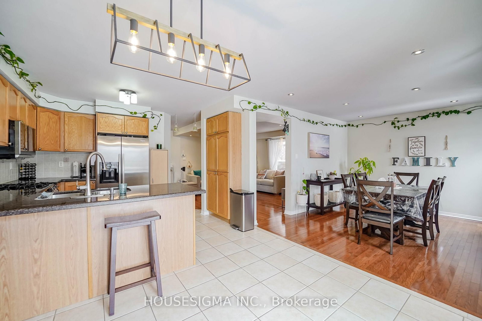 Detached House for sale at 49 Mount Pleasant Avenue, Whitby, Ontario, L1N 0E1 - Blue Grass Meadows - MLS: E12895802