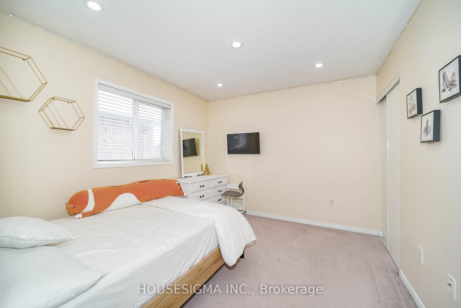 Detached House for sale at 49 Mount Pleasant Avenue, Whitby, Ontario, L1N 0E1 - Blue Grass Meadows - MLS: E12895802