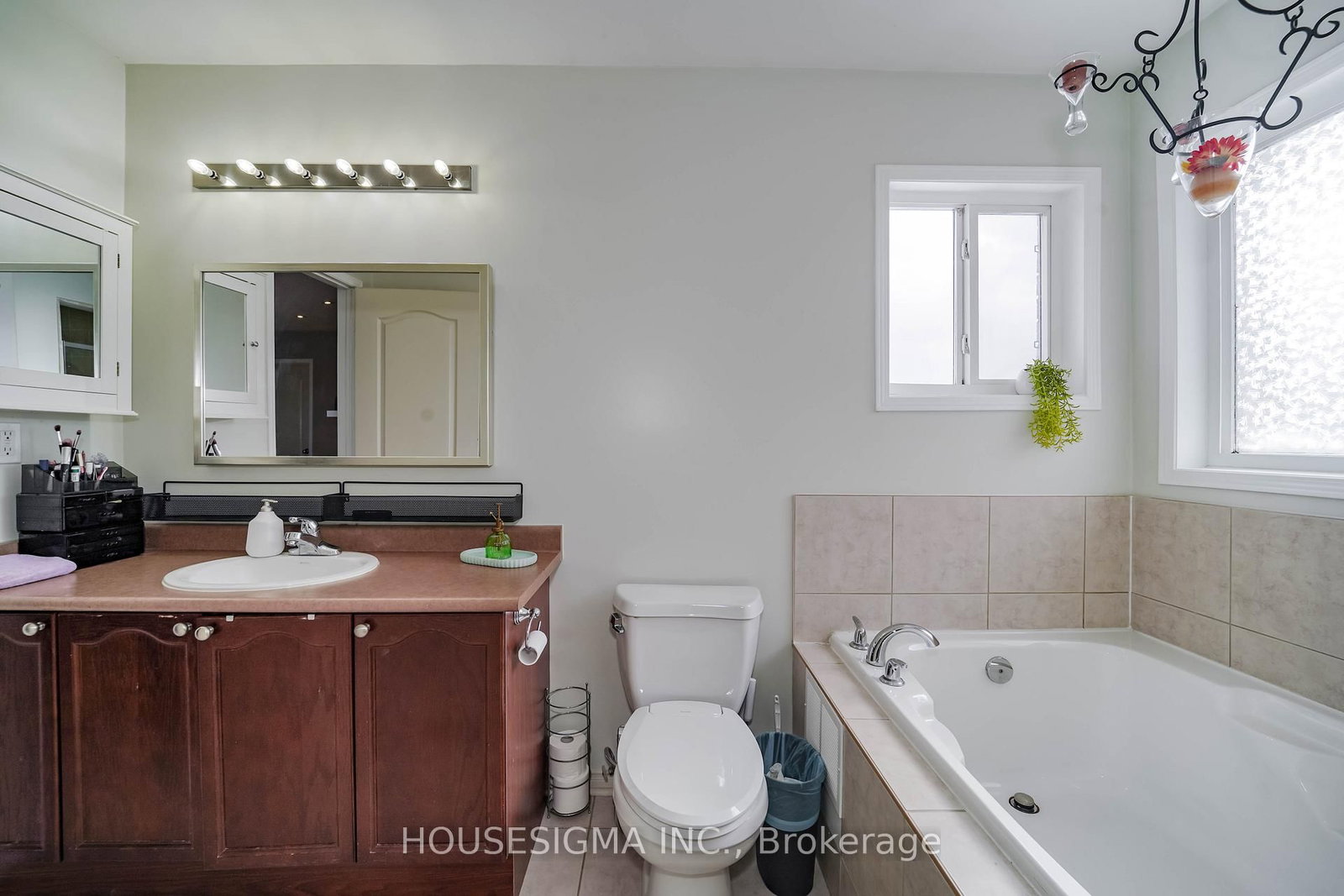 Detached House for sale at 49 Mount Pleasant Avenue, Whitby, Ontario, L1N 0E1 - Blue Grass Meadows - MLS: E12895802