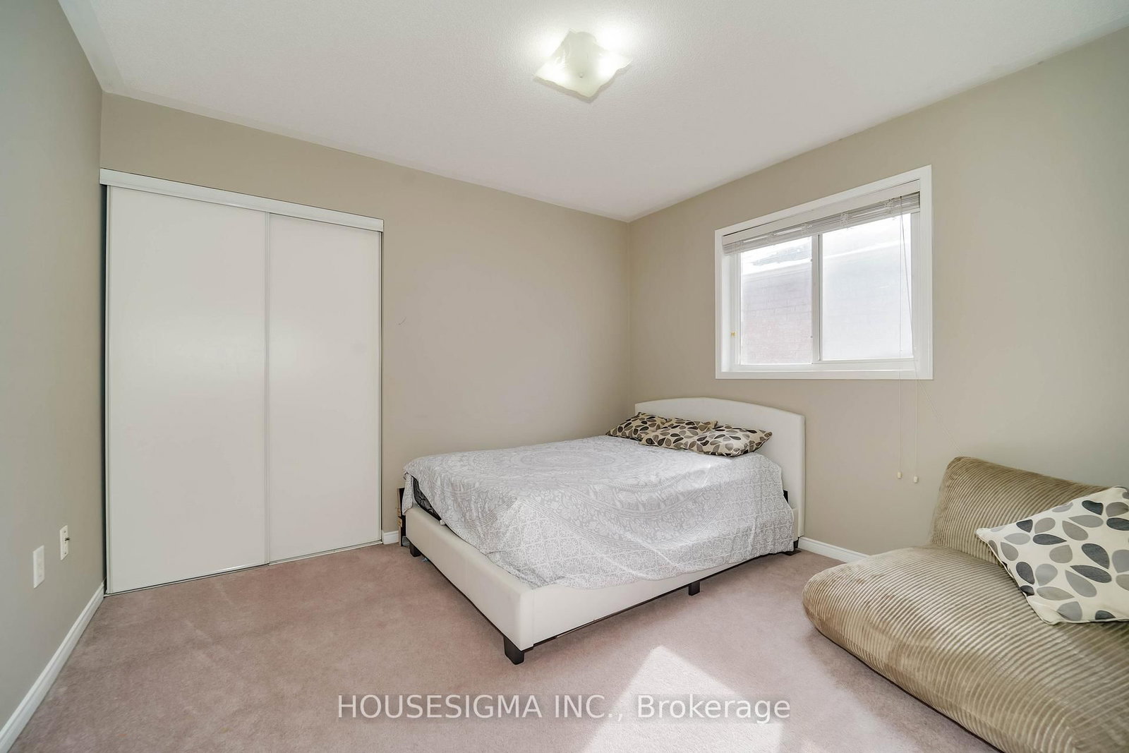 Detached House for sale at 49 Mount Pleasant Avenue, Whitby, Ontario, L1N 0E1 - Blue Grass Meadows - MLS: E12895802